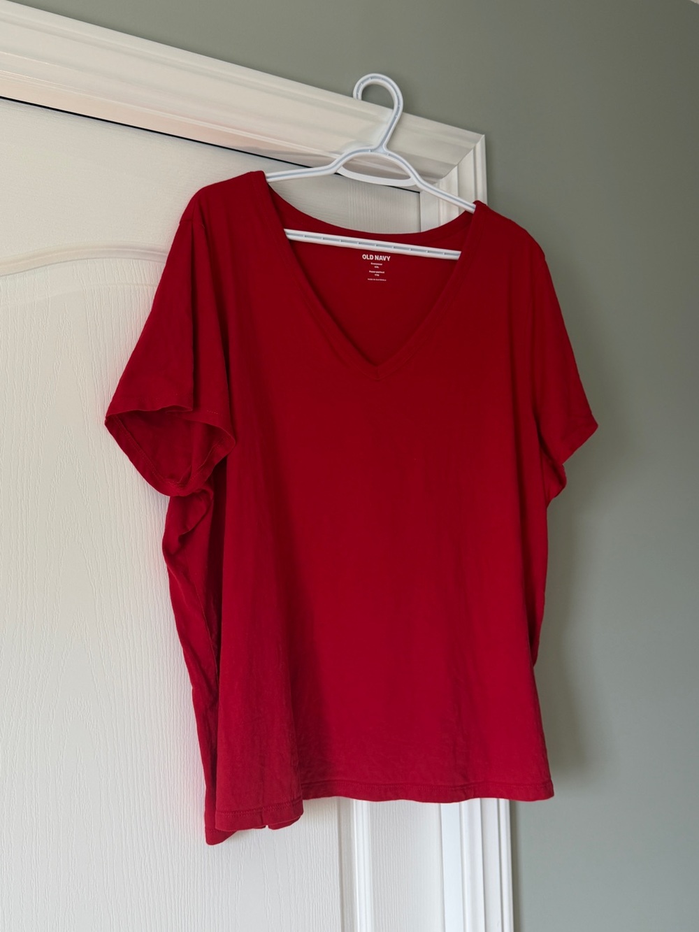 Old Navy Red V-Neck Short Sleeve Tee